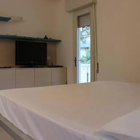 Apartment 17